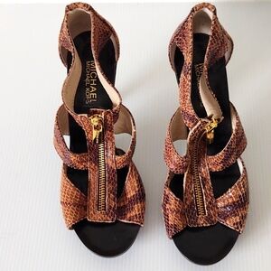 Michael Kors Womens T Strap Heels size 7.5